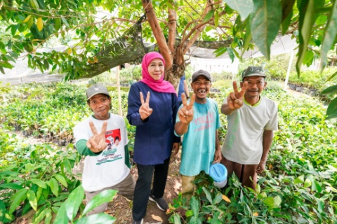 Di Nganjuk, Khofifah Sambangi Usaha Bibit Tanaman Buah Yang Sudah Rambah Pasar Global