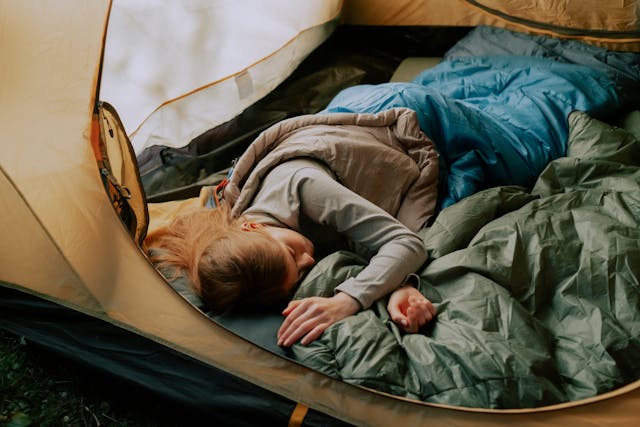 5 Hal yang Harus Diperhatikan Sebelum Membeli Sleeping Bag