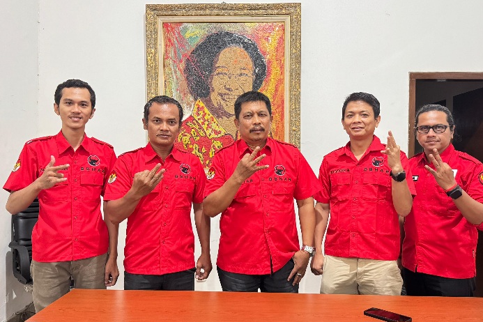 Badan Bantuan Hukum dan Advokasi Rakyat (BBHAR) DPC PDI Perjuangan Surabaya