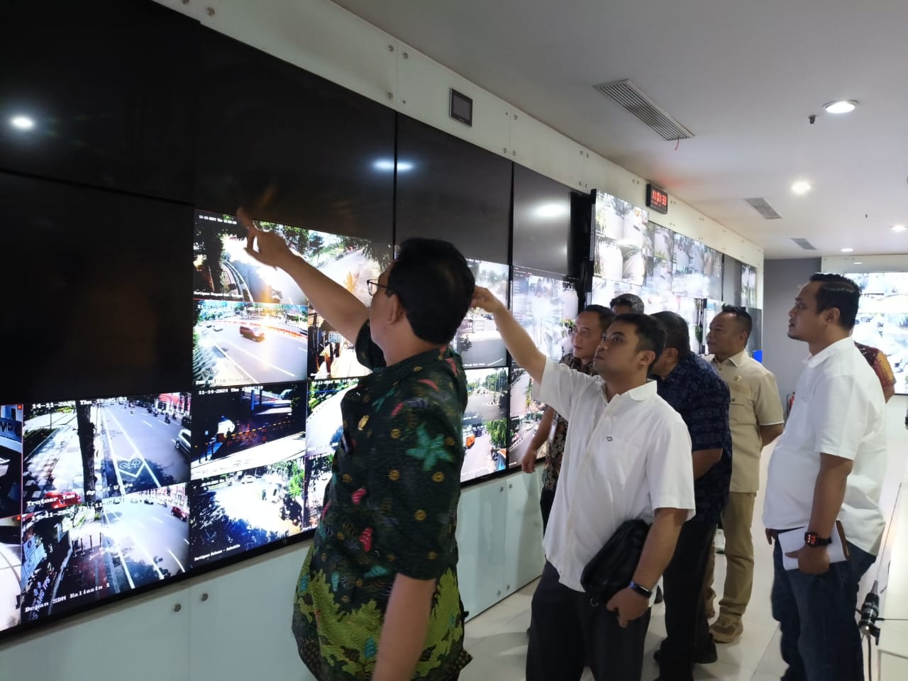 Komisi A DPRD Surabaya Desak Pembenahan di Command Center 112, Buntut Temuan APAR Kadaluarsa hingga Monitor Pengawas Rusak