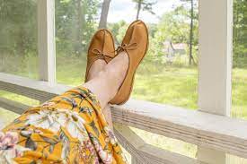 Tren Moccasins Terbaru, Desain Inovatif dan Kolaborasi Menarik Mengguncang Dunia Fashion