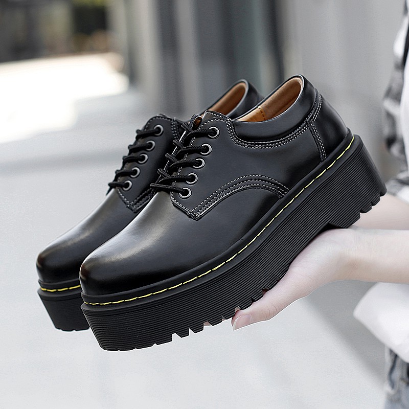Tips Merawat Platform Shoes Agar Awet dan Terlihat Seperti Baru
