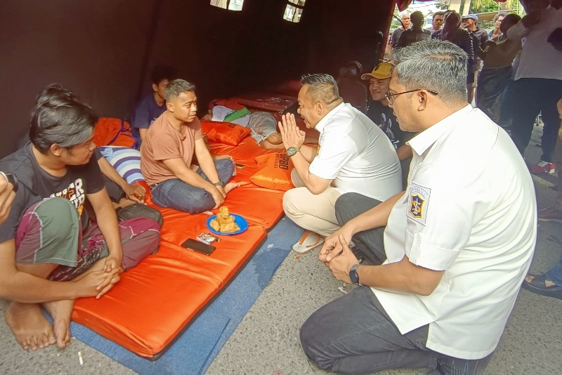 Kunjungi Korban Kebakaran, DPRD Surabaya Tekankan Pentingnya Titik Hidran dan APAR di Kawasan Padat Penduduk