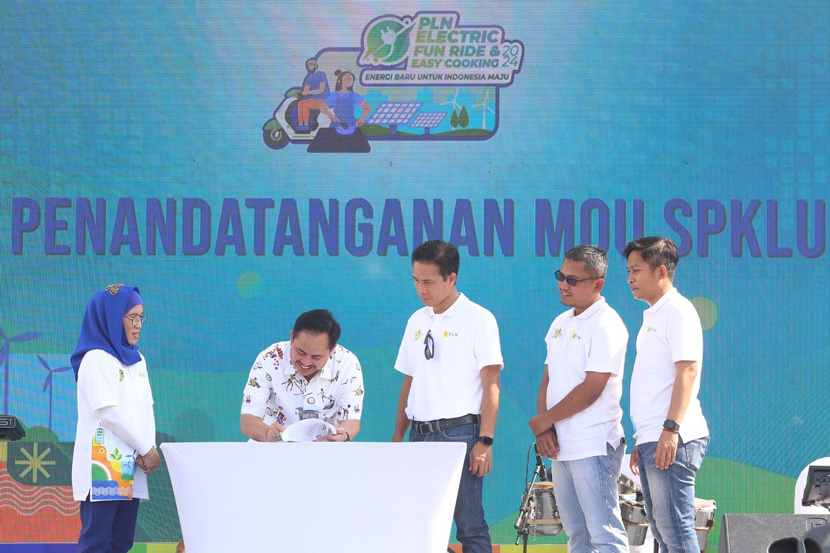 Pemkot Surabaya Bersama PLN Tambah 4 Titik SPKLU