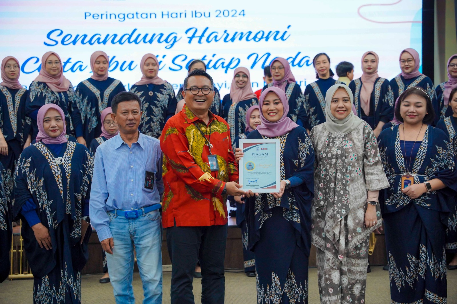 Dukung Kesenian Tradisional, PIKKS dan Srikandi SIER Meriahkan Peringatan Hari Ibu dengan Pagelaran Angklung