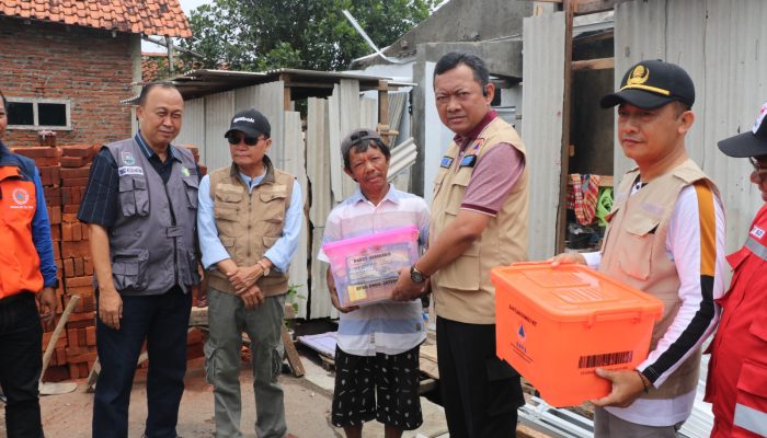 Pj Wali Kota Tegal Gerak Cepat Pantau Lokasi Rumah Warga  yang Tertimpa Pohon