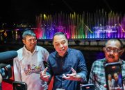 Surabaya Kenalkan Destinasi Wisata Baru Bernama Pesona Laser air Mancur Jembatan Suroboyo