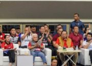 Presiden RI Ke-6 Susilo Bambang Yudhoyono (SBY) melihat secara langsung pertandingan antara Jakarta Lavani Livin Transmedia melawan Jakarta Garuda Jaya di GOR Ken Arok Malang pada Jumat (17/1/2025). Foto: Ist