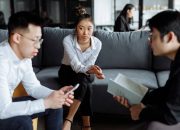 5 Alasan Membaur dengan Senior di Kantor