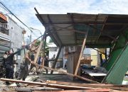 Puluhan Bangli di Tambak Wedi Baru Surabaya Ditertibkan