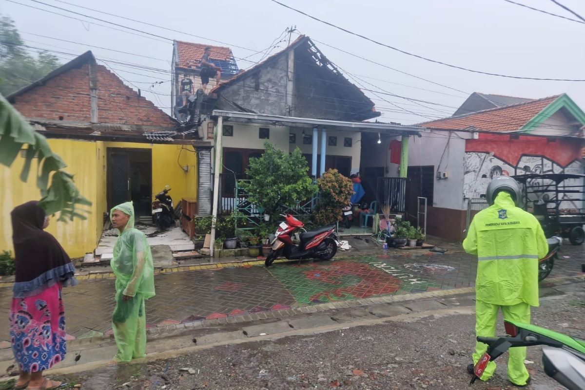 rumah yang terdampak angin kencang pada minggu (05/01/2025). Foto: Istimewa
