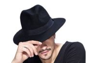 Sejarah Singkat Fedora: Dari Panggung Teater hingga Tren Modern