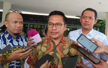 Wakil ketua DPRD Surabaya Arif Fathoni