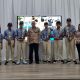 Erhans Pradana empat dari kiri saat pemebirian hadiah juara 1 Mathletics di Olimpiade Matematika 2025 di Noah Middle School.