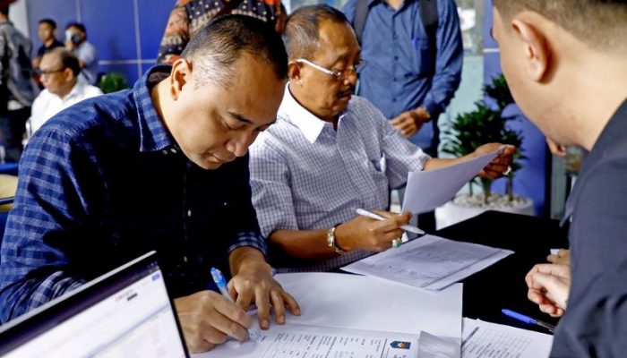 Jelang Pelantikan, Eri Cahyadi – Armuji Jalani Tes Kesehatan di Kemendagri