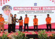 Mayapada Group Bagikan 5000 Bingkisan Sembako Ramadan kepada Pahlawan Kebersihan Kota Surabaya