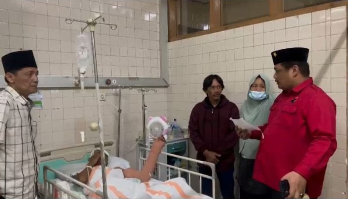 PDIP Turun Tangan Bantu Warga Surabaya yang Kesulitan Biaya Rumah Sakit