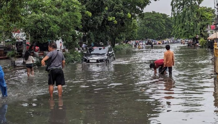 Perbaikan Drainase hanya Sebagian, Sejumlah Kawasan di Surabaya Terjadi Banjir Saat Hujan