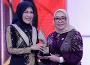 Sejahterakan Perempuan Lewat Mlijo Cinta, Ketua PKK Jember Raih Penghargaan Anugerah Puspa Bangsa
