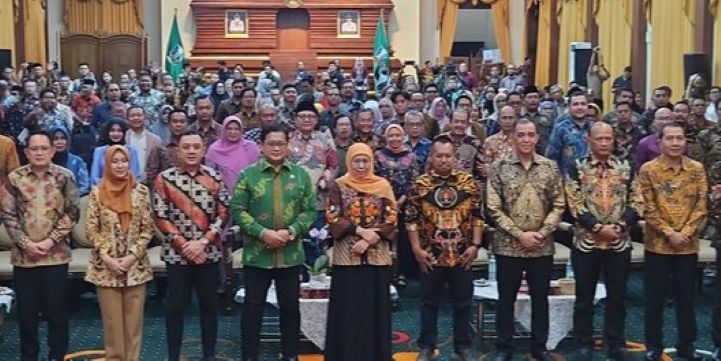 Khofifah saat menghadiri HPN 2025 PWI Jatim