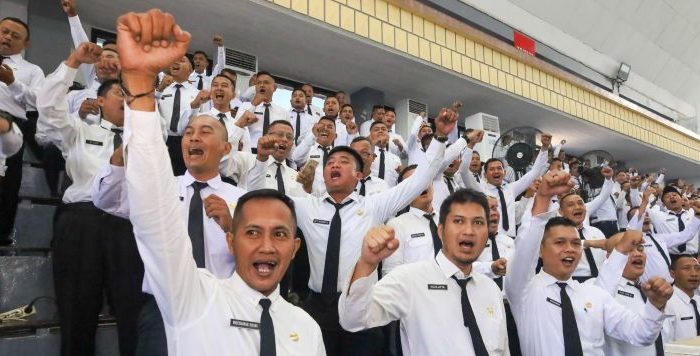 Pemkot Surabaya Serahkan SK Pengangkatan 1.838 ASN PPPK Tahun 2024