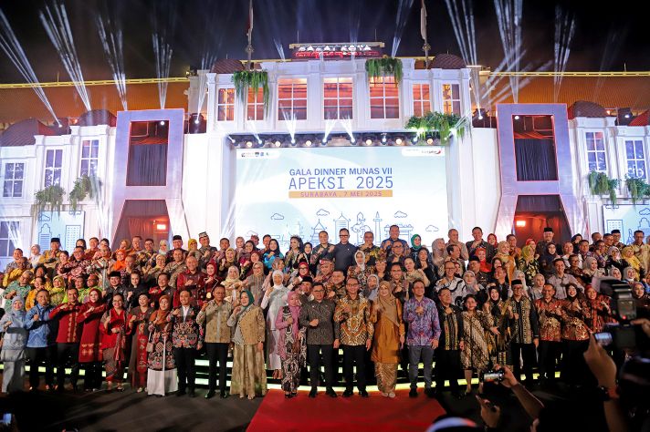 Pawai Budaya Peserta Munas APEKSI ke VII