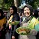 salah satu istri wali kota peserta apeksi yang mengikuti Ladies Program Rujak uleg