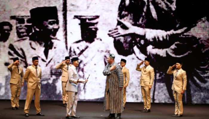 Penampilan Teater Soekarno dan Imam Al Bukhori Warnai Gaung Bulan Bung Karno di Kota Pahlawan