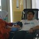 Karyawan SIER saat melakukan donor darah