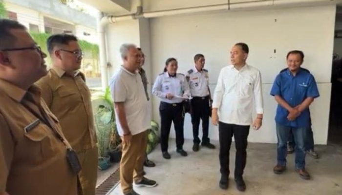 Sidak RSUD dr. Soewandhie, Cak Eri: Parkir Harus Tertib, Jangan Ganggu Pasien