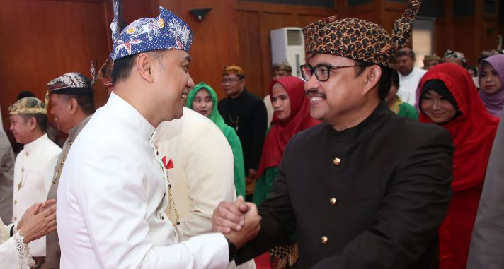 Wali Kota Eri Cahyadi saat melantik Iksan sebagai inspektorat setelah sebelumnya menjabat Sekda