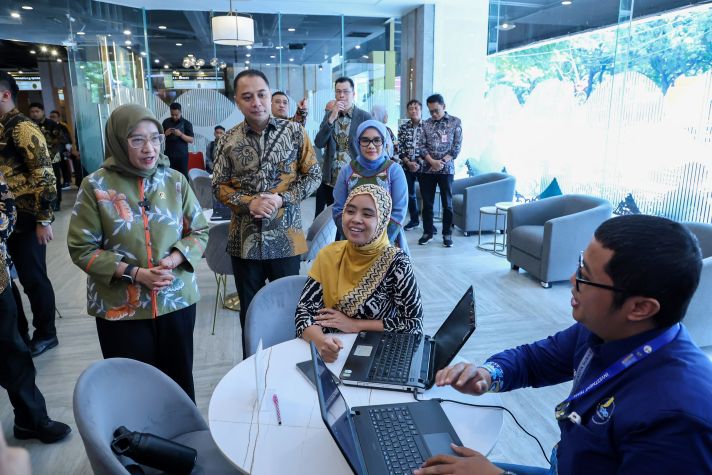 Kunjungan Kemenpan RB di Mal Pelayanan Publik Siola