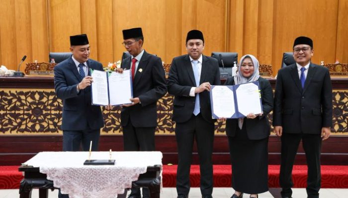 Pemkot dan DPRD Sepakati RPJMD Kota Surabaya Tahun 2025-2029