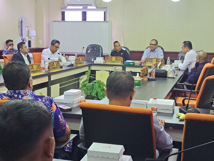 Rapat dengar pendapat (Hearing) antara keluarga korban, satpol pp, BPBD Linmas dan Komisi A Jumat (29/08/2025)