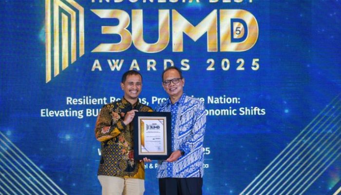 Perumda Air Minum Surya Sembada Kota Surabaya Raih Penghargaan Indonesia Best BUMD