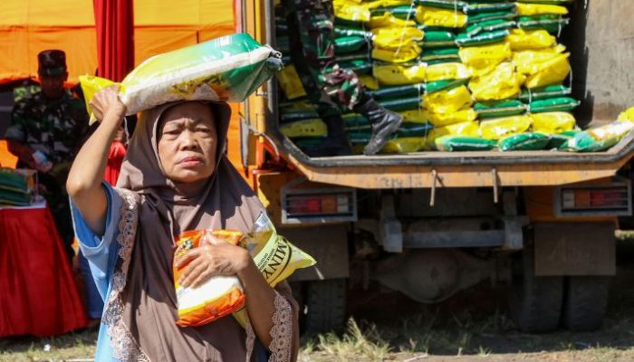 10 Ton Beras Didistribusikan dalam Program GPM Serentak di Surabaya