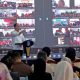 Wali Kota Eri saat pengarahan kepada 27 000 kader kesehatan yang dilakukan melalui zoom