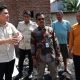 Anggota Komisi E DPRD Jawa Timur, Cahyo Harjo Prakoso, turun langsung meninjau lokasi kebakaran di kawasan padat penduduk Jemursari RT 04 RW 03, Kelurahan Wonosari, Kecamatan Wonocolo, Surabaya, Jumat (19/9/2025).