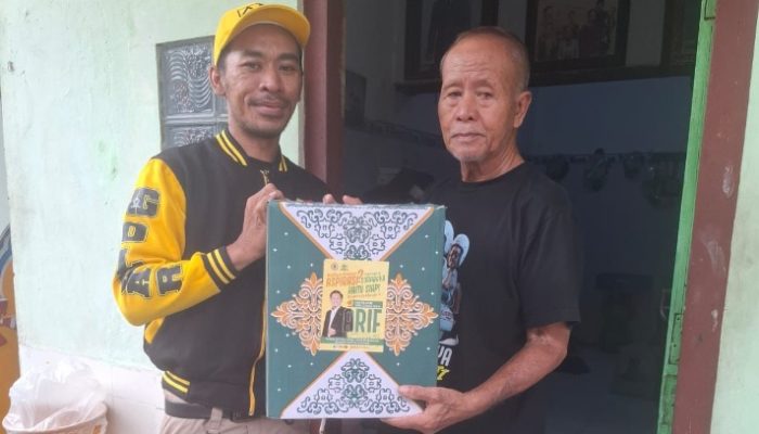 Ringankan Beban Ekonomi Rakyat, Arif Fathoni Bagikan 1500 Paket Sembako untuk Warga