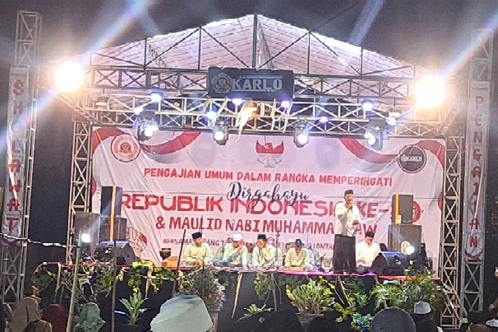 Malam puncak peringatan HUT RI ke 80 dan peringatan Maulid Nabi Muhamad SAW yang di gelar Karang Taruna Rat 02 Kelurahan Lontar pada Sabtu (06/09/2025)