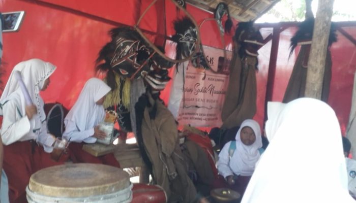 Siswa SDN Belajar Seni Budaya di Sanggar Putik 99 dan GSN