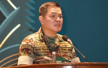 Gubernur Akademi Militer (Akmil) Mayjen TNI Rano Tilaar menerima kedatangan Komandan Komando Pembinaan Doktrin, Pendidikan, dan Latihan TNI Angkatan Darat (Dankodiklatad) Letjen TNI Mohamad Hasan, S.H., M.H.,