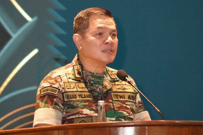 Gubernur Akademi Militer (Akmil) Mayjen TNI Rano Tilaar menerima kedatangan Komandan Komando Pembinaan Doktrin, Pendidikan, dan Latihan TNI Angkatan Darat (Dankodiklatad) Letjen TNI Mohamad Hasan, S.H., M.H.,