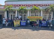 Tuntut Hak - Karyawan BUMD Jatim Demo, 2 Tahun Tak Terima Gaji