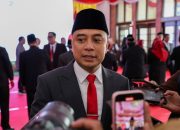 Wali Kota Eri Tegaskan Pejabat Pemkot Surabaya Fokus Sejahterakan Warga tanpa Flexing