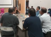 Warga Apartemen Bale Hinggil Datangi DPRKPP Surabaya,