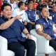 Erick Tohir - Menpora Erick Thohir menghadiri secara langsung final Piala Presiden 2025 didampingi Wali Kota Surabaya, Eri Cahyadi di Gelora 10 Nopember (G10N), Tambaksari, Kamis (2/10/2025).