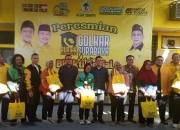 Pembagian 1500 paket sembako oleh adies kadir