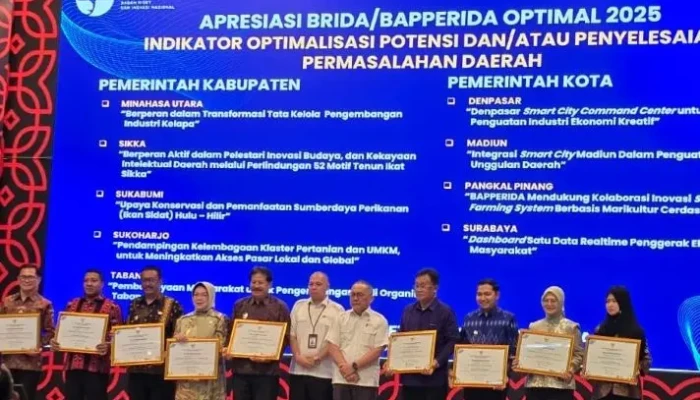 Kota Surabaya Raih Penghargaan BRIDA/BAPPERIDA Optimal 2025