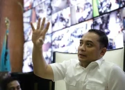 wali kota Eri Cahyadi saat wawancara seluruh media